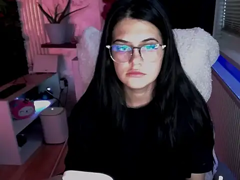 Snapshot of Michellekitty chatting on November 2025 10:59:02 AM Michellekitty online show from November 2025 10:59:02 AM