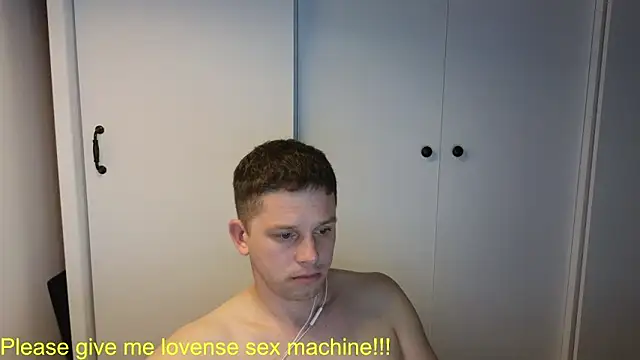 Snapshot of BigL0ve chatting on June 2026 02:11:02 PM BigL0ve online show from June 2026 02:11:02 PM