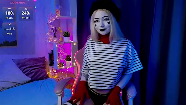 ElswythCovil online show from February 2025 04:10:01 AM