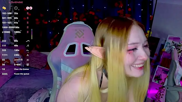 ElswythCovil online show from November 2025 04:05:01 AM