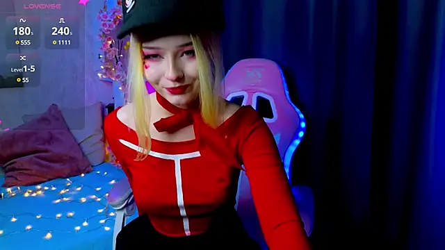 ElswythCovil online show from February 2025 04:15:01 AM