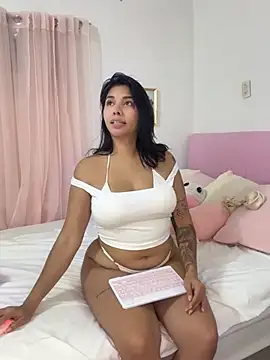 LucyMartelli online show from May 2026 11:40:02 AM