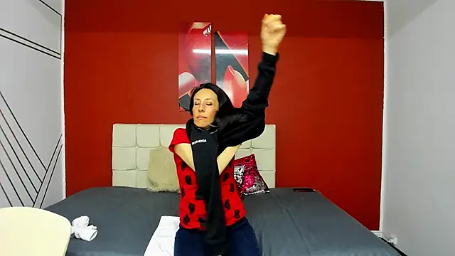 Abrillee1 online show from February 2025 07:17:01 PM