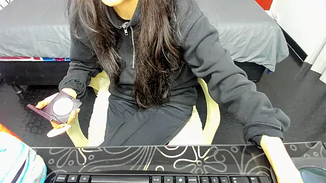 Abrillee1 online show from February 2025 07:38:02 PM