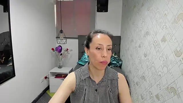 Abrillee1 online show from March 2025 02:58:02 PM