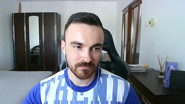 Snapshot of mu5clemania2 chatting on April 2026 02:15:02 PM mu5clemania2 online show from April 2026 02:15:02 PM