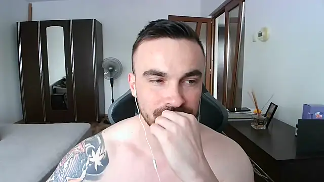 Snapshot of mu5clemania2 chatting on May 2026 01:28:02 PM mu5clemania2 online show from May 2026 01:28:02 PM