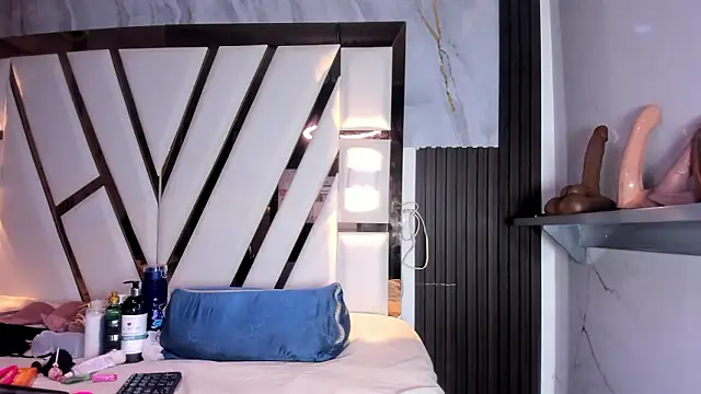 lola hornei online show from February 2026 11:51:01 AM