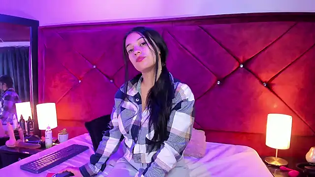 Julietacollins06 online show from May 2026 12:44:01 PM