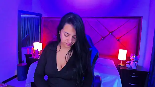 Julietacollins06 online show from June 2026 02:33:02 PM