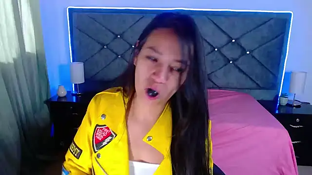 Julietacollins06 online show from September 2025 01:07:02 PM