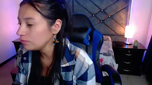 Julietacollins06 online show from December 2025 03:55:01 PM