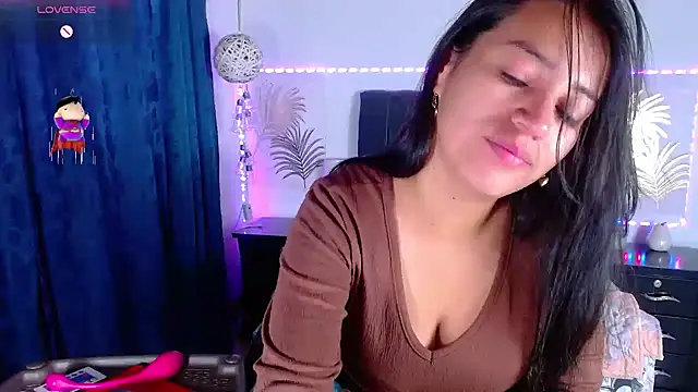 Julietacollins06 online show from February 2025 01:57:01 PM