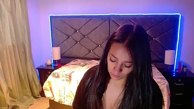 Julietacollins06 online show from September 2025 12:45:01 PM