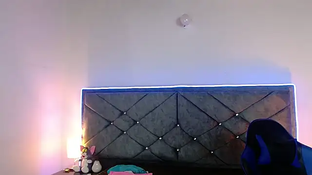 Julietacollins06 online show from November 2025 01:05:01 PM