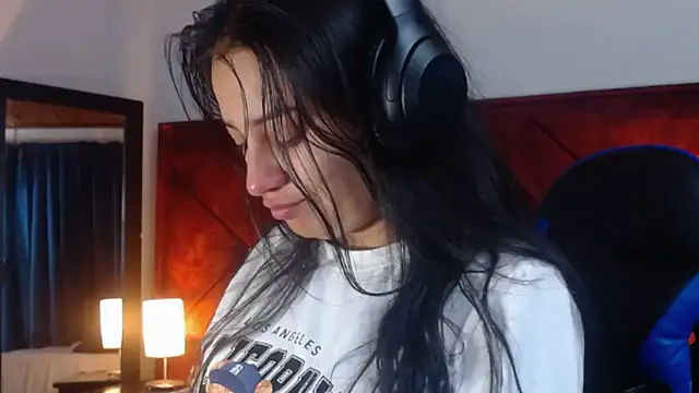 Julietacollins06 online show from March 2026 01:44:01 PM