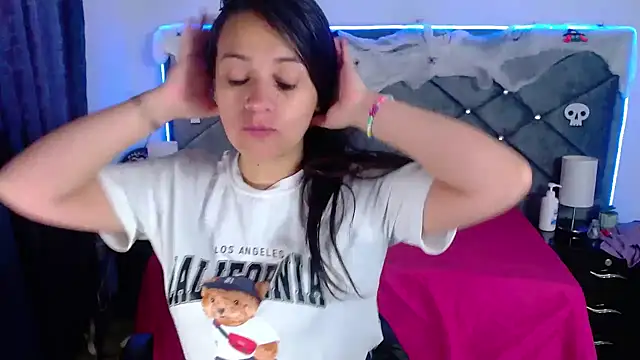 Julietacollins06 online show from October 2025 12:26:02 PM