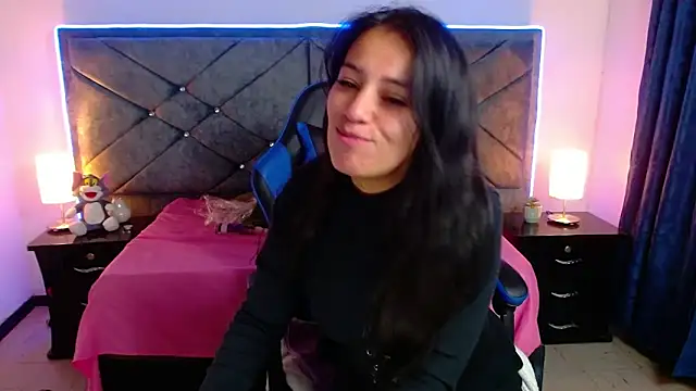 Julietacollins06 online show from November 2025 01:15:02 PM