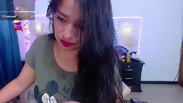 Julietacollins06 online show from March 2025 01:23:02 PM