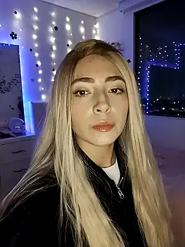 channel blonde a online show from October 2025 05:00:01 AM