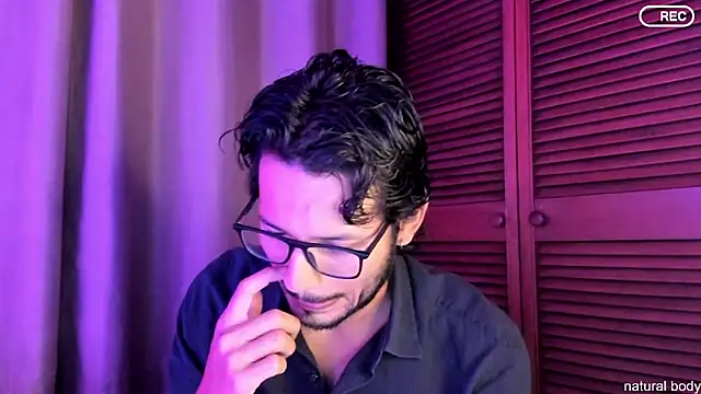 Nicholasrodrii online show from October 2025 10:55:01 PM