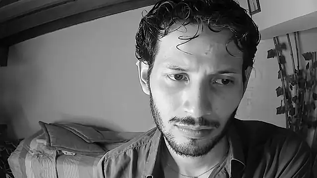 Nicholasrodrii online show from June 2026 12:00:01 AM