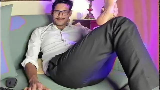Nicholasrodrii online show from March 2026 11:08:01 PM