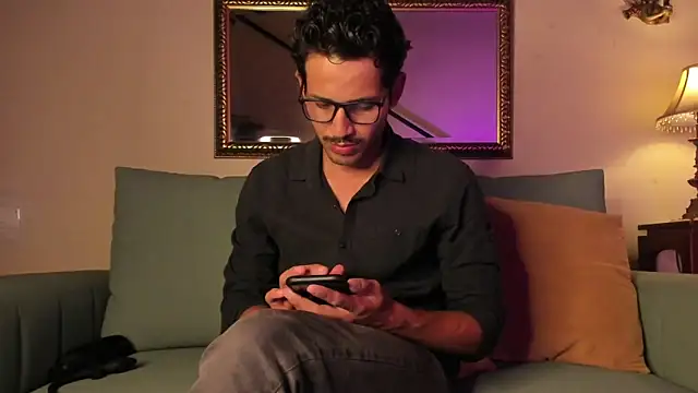 Nicholasrodrii online show from April 2026 11:39:02 PM