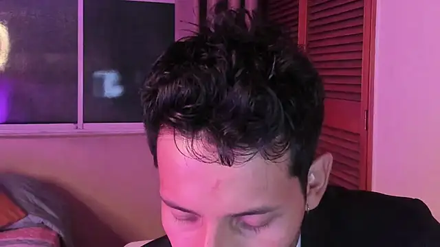 Nicholasrodrii online show from February 2026 11:34:02 PM