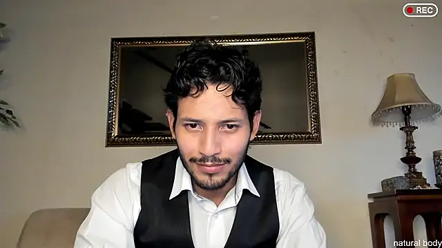 Nicholasrodrii online show from November 2025 10:43:02 PM