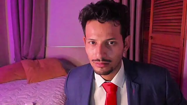 Nicholasrodrii online show from February 2026 09:50:01 PM