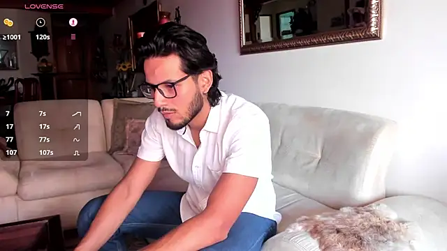 Nicholasrodrii online show from January 2025 08:26:01 PM