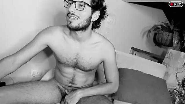 Nicholasrodrii online show from March 2025 02:08:01 AM