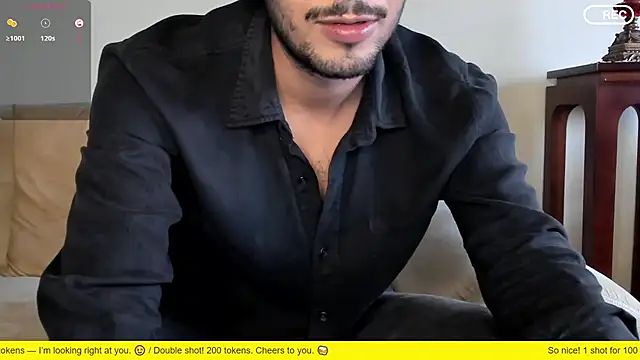 Nicholasrodrii online show from December 2025 09:25:02 PM