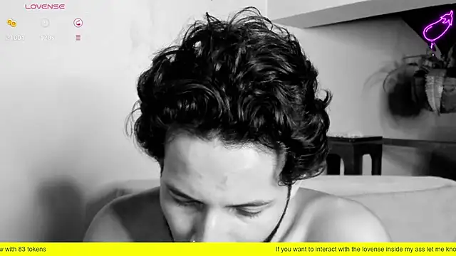 Nicholasrodrii online show from February 2025 04:26:01 AM