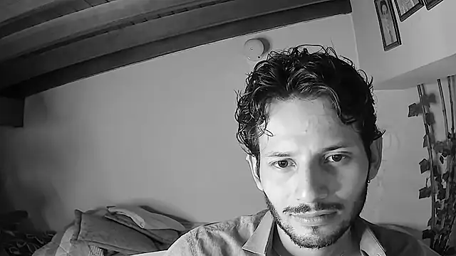 Nicholasrodrii online show from June 2026 09:47:01 PM