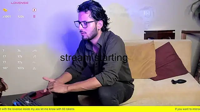 Nicholasrodrii online show from February 2025 11:04:02 PM