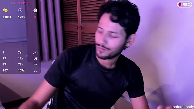 Nicholasrodrii online show from October 2025 11:16:01 PM