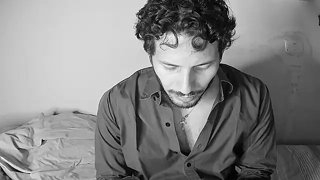 Nicholasrodrii online show from June 2026 10:55:01 PM