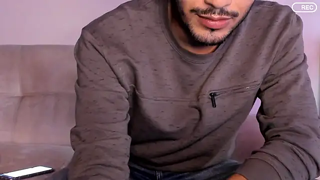 Nicholasrodrii online show from December 2025 10:36:01 PM