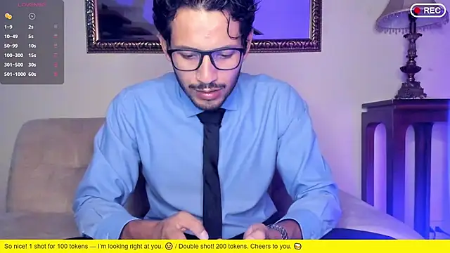 Nicholasrodrii online show from December 2025 11:06:02 PM