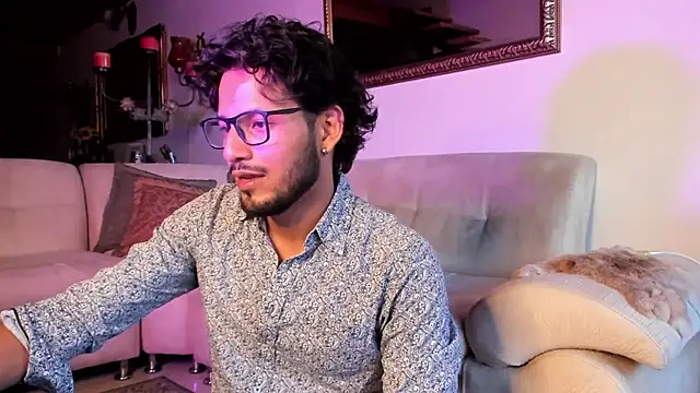 Nicholasrodrii online show from January 2025 10:41:01 PM