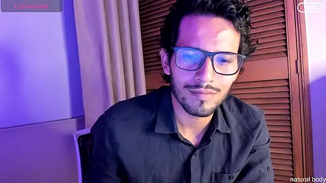 Nicholasrodrii online show from October 2025 11:38:02 PM