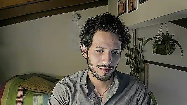Nicholasrodrii online show from June 2026 08:50:01 PM