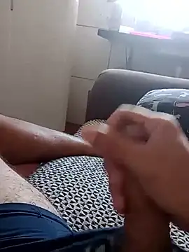 Snapshot of safadomefazgozar chatting on February 2026 05:35:01 PM safadomefazgozar online show from February 2026 05:35:01 PM