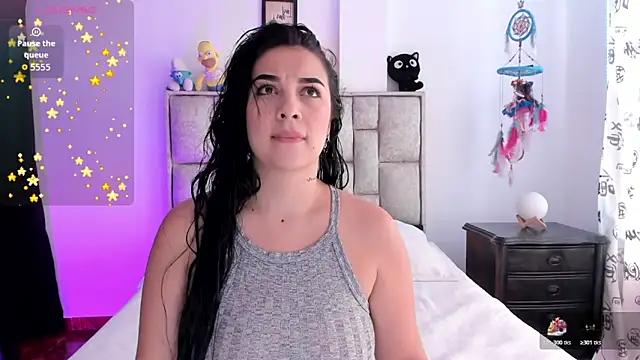 brianaGuzman online show from November 2025 06:22:01 PM