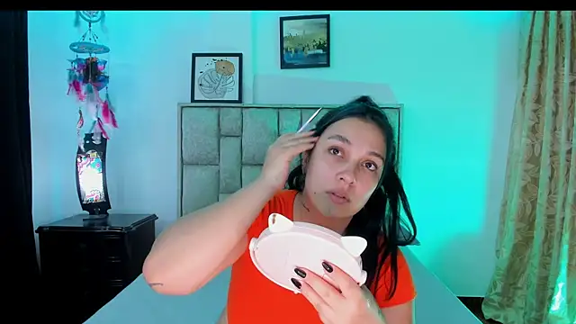 Snapshot of brianaGuzman chatting on May 2026 06:37:02 PM brianaGuzman online show from May 2026 06:37:02 PM