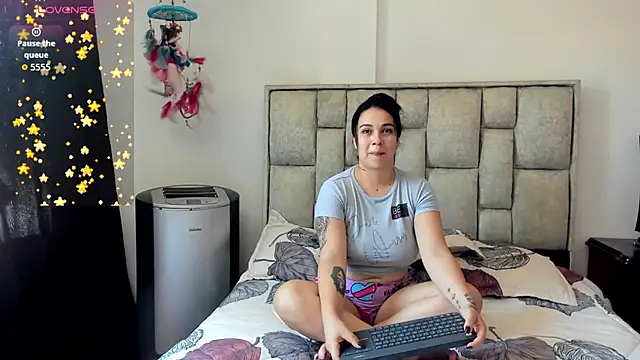 Snapshot of brianaGuzman chatting on June 2026 04:46:01 PM brianaGuzman online show from June 2026 04:46:01 PM