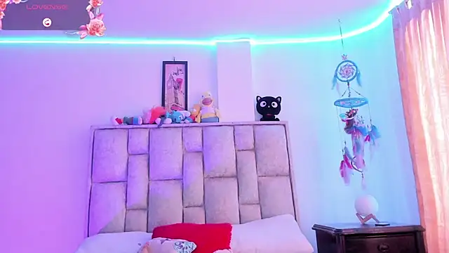 brianaGuzman online show from October 2025 05:14:01 PM