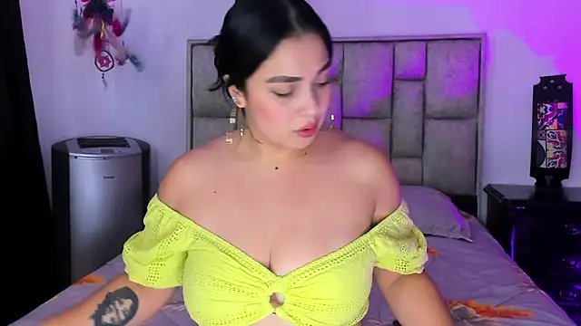 Snapshot of brianaGuzman chatting on July 2026 05:52:02 PM brianaGuzman online show from July 2026 05:52:02 PM